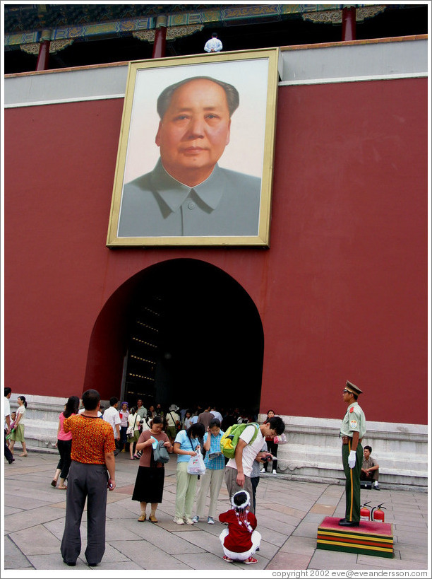 Mao Zedong at entrance to Forbidden City.