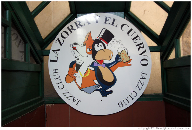Sign, La Zorra y el Cuervo jazz club.