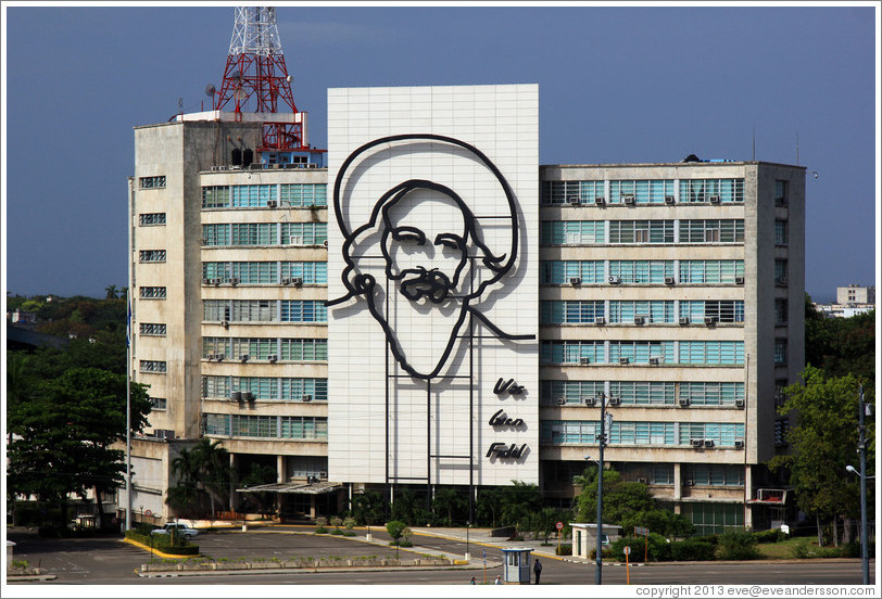 Camilio Cienfuegos depicted on the Ministry of Communications and Informatics, Plaza de la Revoluci&oacute;n.