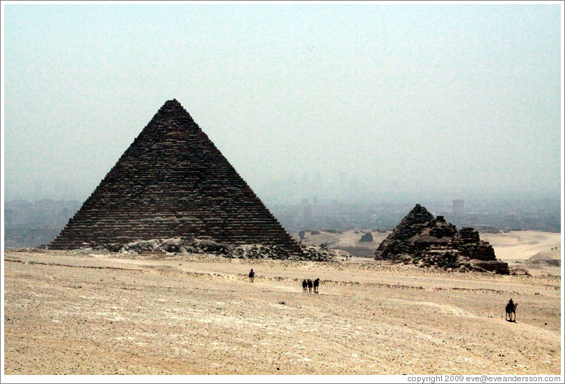 Pyramid of Menkaure and Pyramids of Queens.