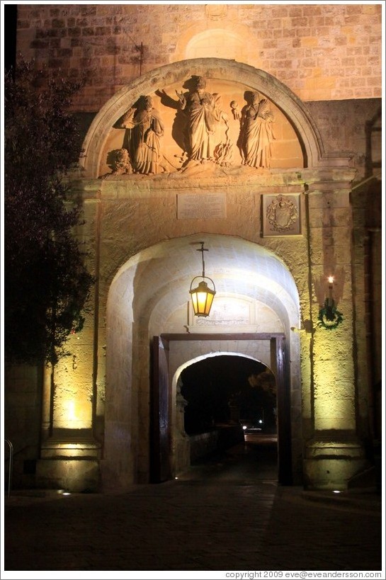 Main gate, from inside Mdina, at night.