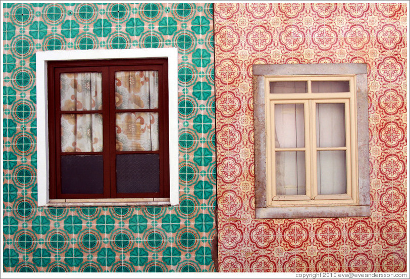 Tiled walls with windows, Rua Dr. Parreira.