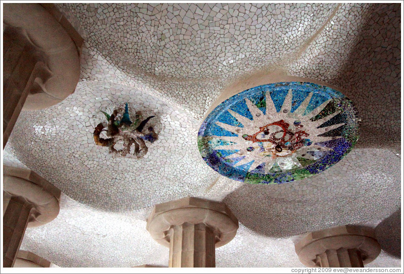 Ceiling under the central terrace.  Park G?ell.