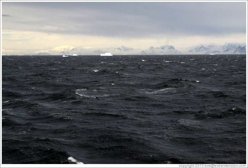 Crossing the Antarctic Circle at -66? 33' 7.05", -67? 9' 7.94".
