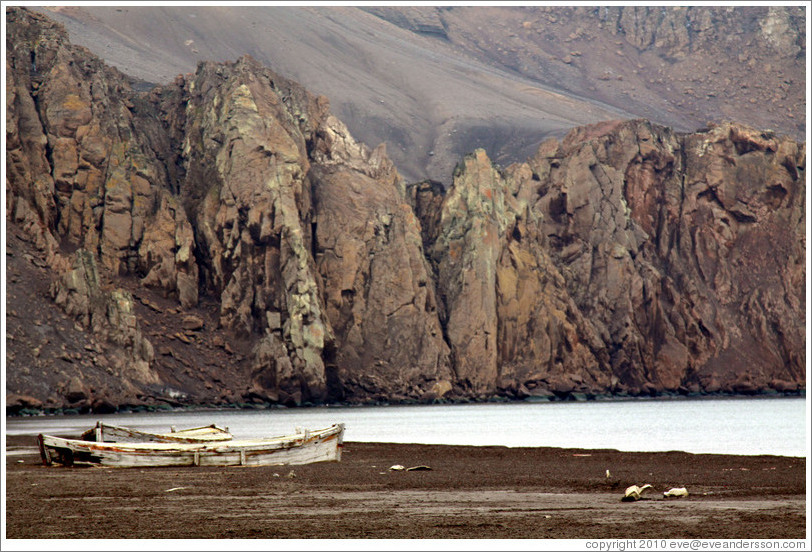 Boat remains, Whaler's Bay.