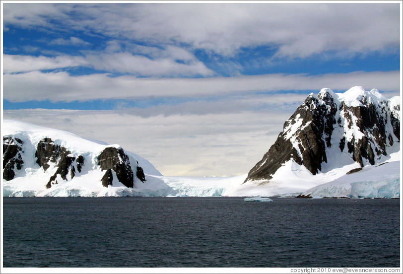 Glacier near the entrance to the Neumayer Channel.