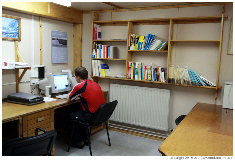 Office, Vernadsky Station.