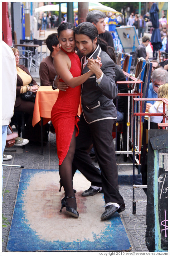 Tango performers making full use of their small dance floor. Dr. del Valle Iberlucea, La Boca.