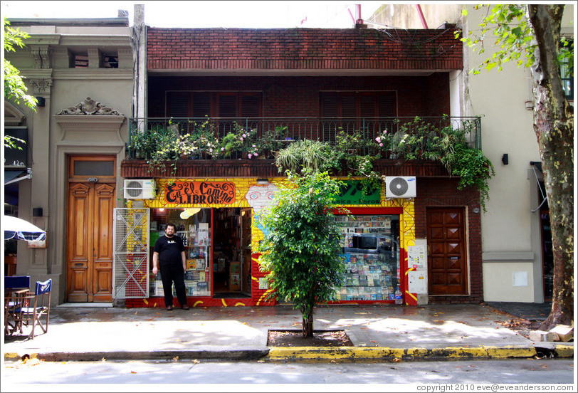 En el Camino Libros (On the Road Books), Calle Jorge Luis Borges, Palermo Viejo district.