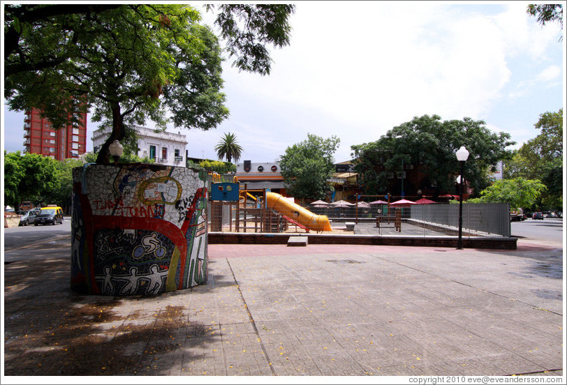 Plaza Serrano (Plaza Cort?r), Palermo Viejo district.