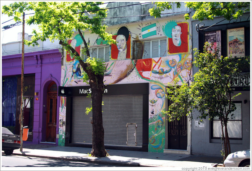 MacStation, with a nice mural on the  facade. Honduras street, Palermo Soho.