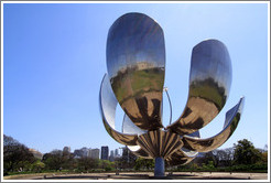 Floralis Gen?ca, a moving sculpture by Eduardo Catalano. Plaza de las Naciones Unidas (United Nations Plaza), Recoleta.