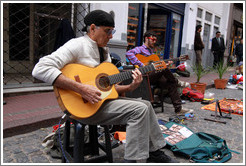 A talented duo called Guitarras Fussion (Elio Gerardi & Nelson Piazza). Sunday market, Calle Defensa, San Telmo.