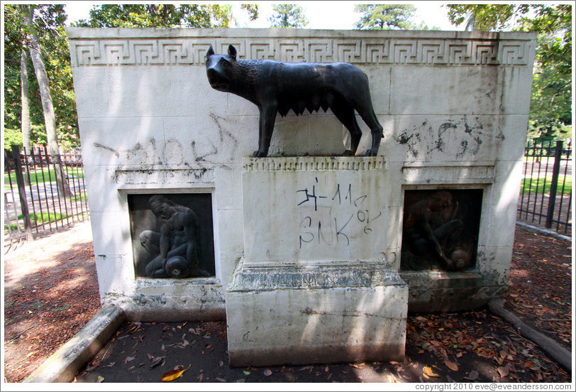 Romulus and Remus, Parque Lezama, San Telmo District.