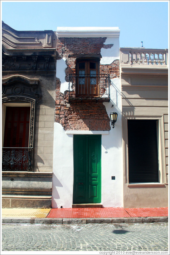 Casa M?ma, a 2.2 meter-wide house inhabited by a freed slave, early 19th century, Pasaje San Lorenzo, San Telmo district.