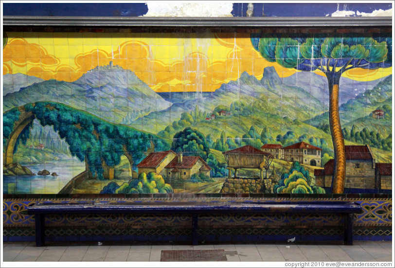 Paisajes de Espa?ural, Mariano Moreno station, Subte (Buenos Aires subway).