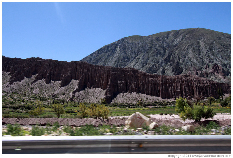 Mountains seen from Ruta Nacional 52.