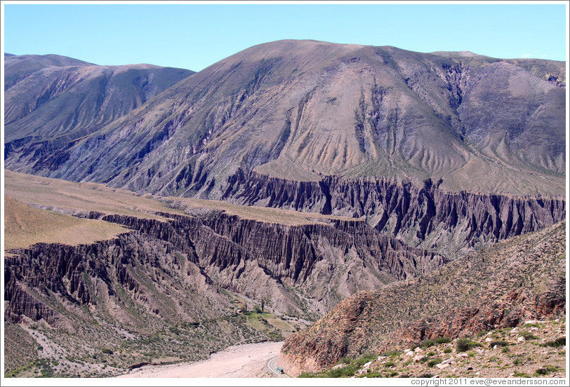 Mountains seen from Ruta Nacional 52.