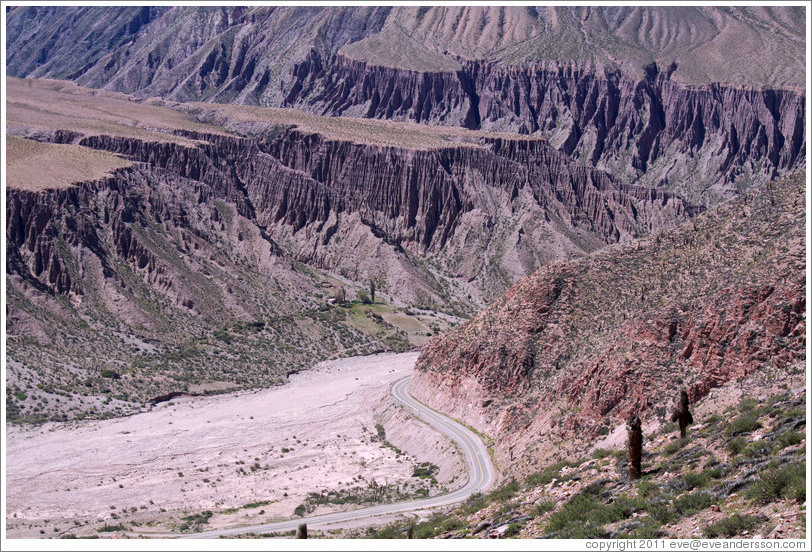 Mountains seen from Ruta Nacional 52.