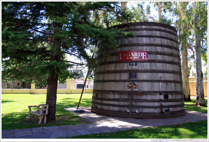 Large barrel, Lagarde, Luj?de Cujo.