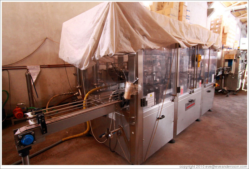 Bottling machine, Domaine Jean Bousquet, Valle de Uco.