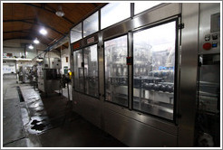 Bottling machine. Bodega El Esteco.