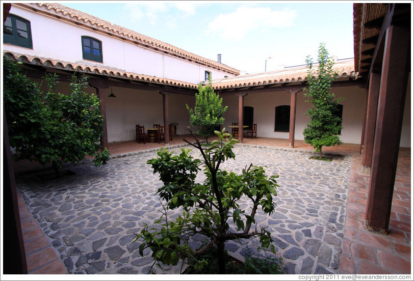 Courtyard. Bodega El Esteco.