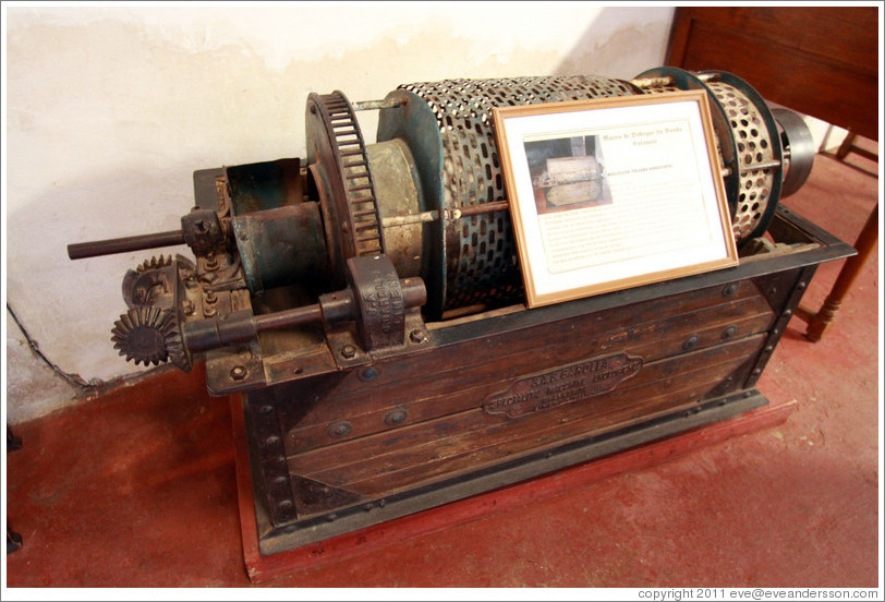 Italian horizontal mill. Museum of Bodega La Banda.