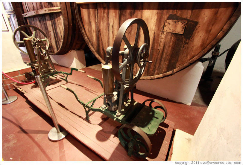 Decanting pump. Museum of Bodega La Banda.