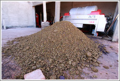 Pile of grape pomace. Bodega Tierra Colorada.