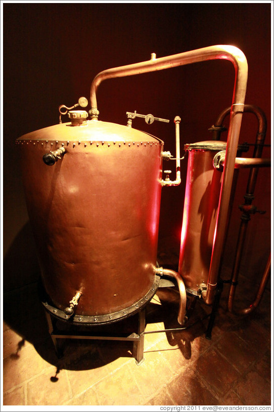 Tank. Museo de la Vid y el Vino (Museum of Vine and Wine).