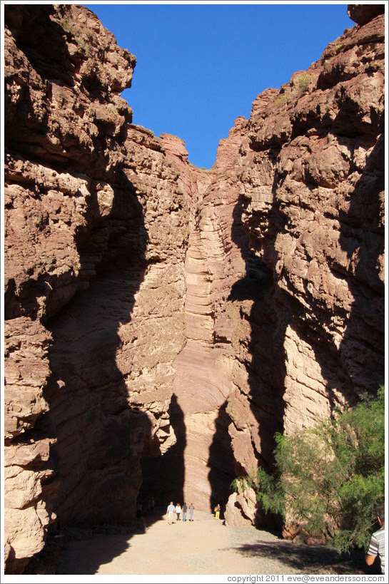 El Anfiteatro (The Ampitheatre), a natural rock formation. Quebrada de las Conchas.