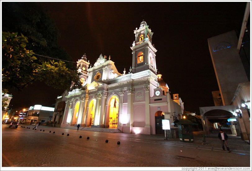 Catedral Bas?ca de Salta at night.