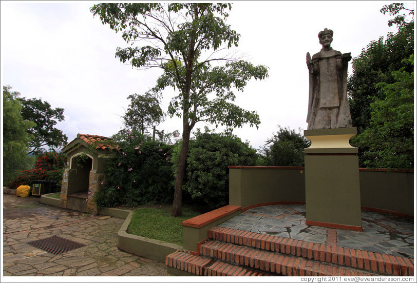 Statue. Cerro San Bernardo.