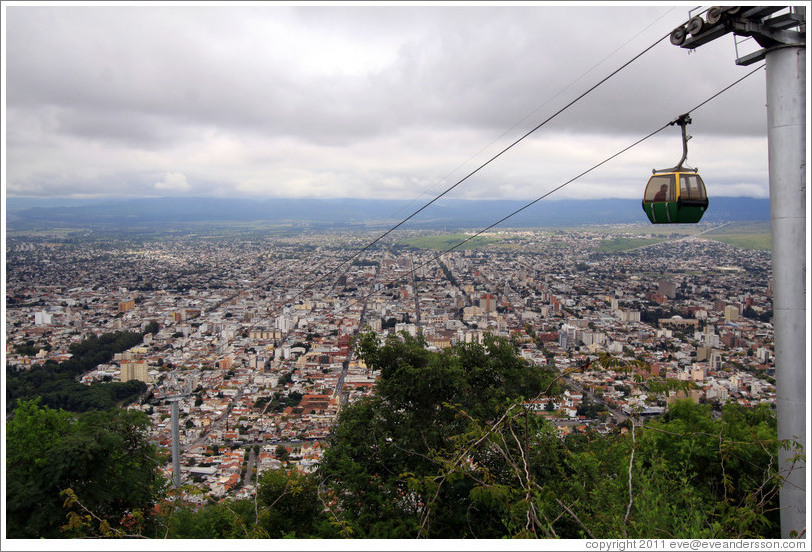 View of the city of Salta with the telef?co above. Cerro San Bernardo.