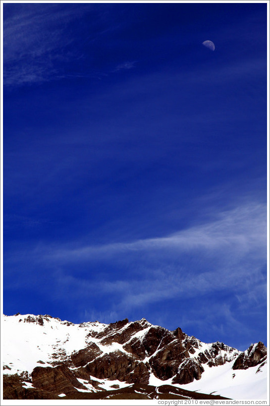 Glaciar Martial and moon.