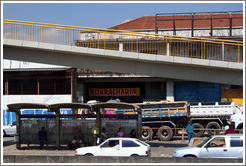 Borracharia (tire repair shop).