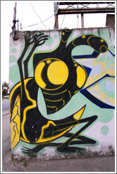 Graffiti: bee.  Rua Chipre at Av. Brg. Faria Lima.