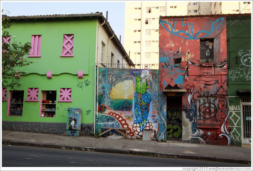 Graffiti on buildings.  Villa Magdalenda neighborhood.  Rua Cardeal Arcoverde.