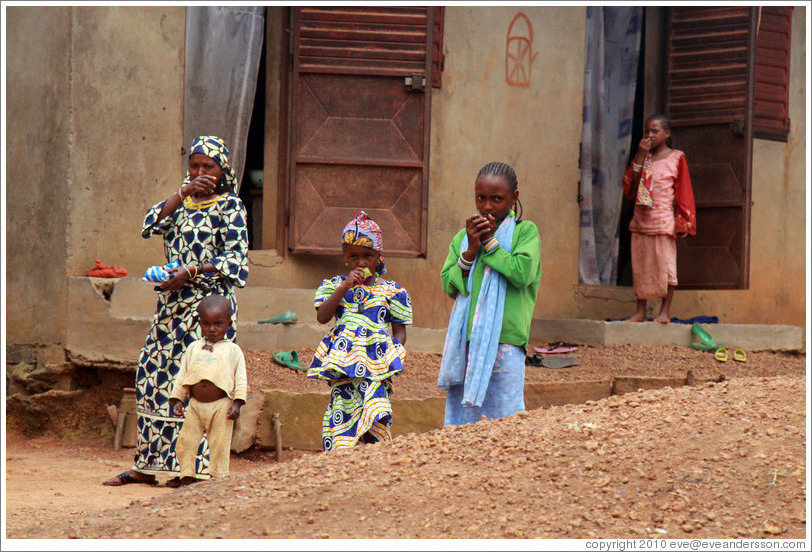 People in a farm near Bangangt