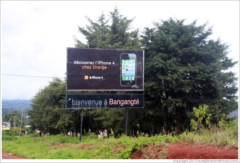 Billboard promoting the iPhone 4.