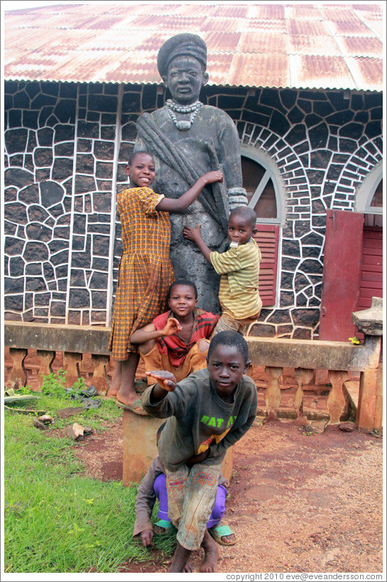 Children on a statue.