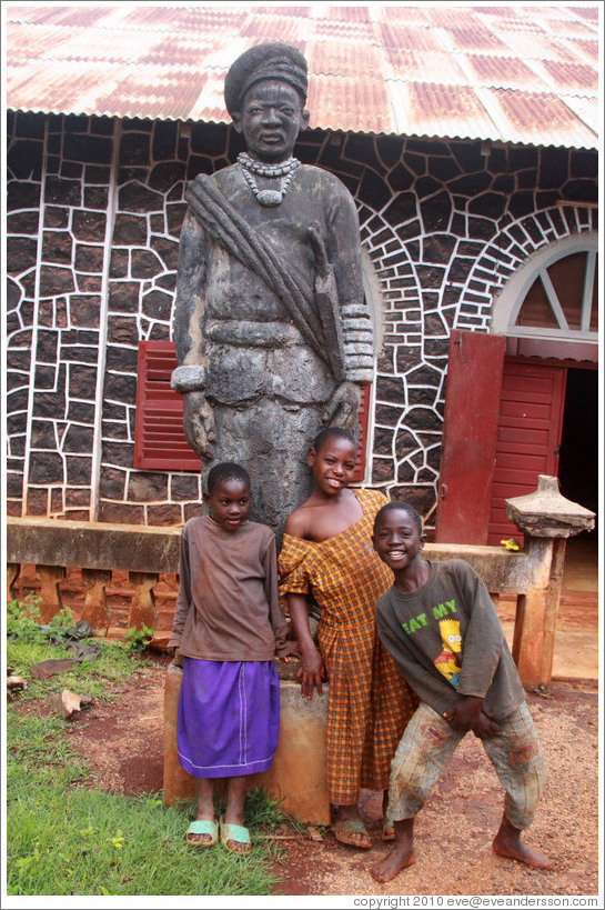 Children on a statue.