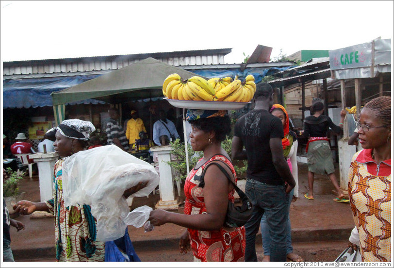 Banana vendors on Route N5.