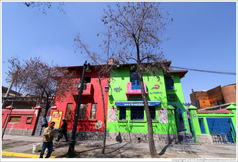 Red and green building, Dardignac near Constituci?Bellavista.