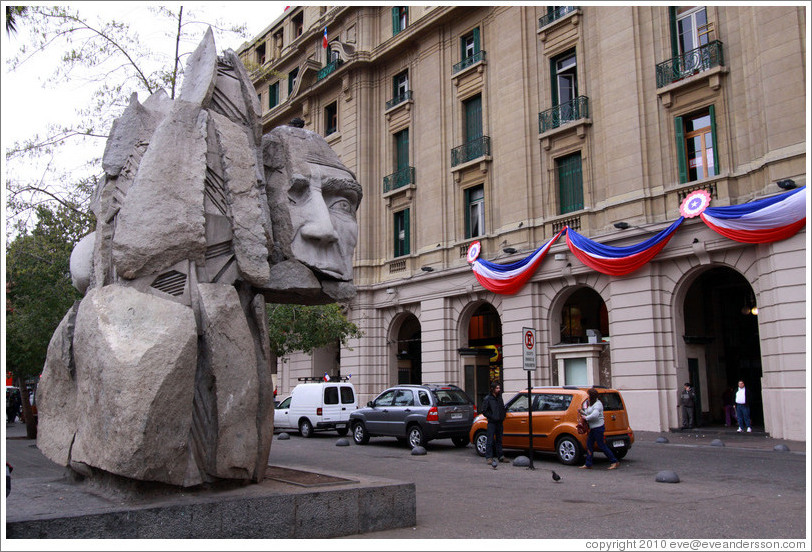Sculpture, Plaza de Armas.