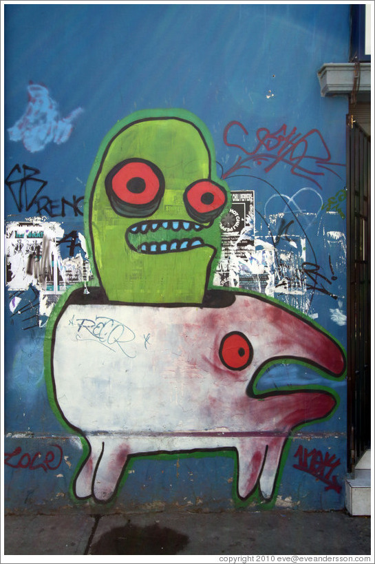 Graffiti: creatures.  Dardignac, Bellavista neighborhood.
