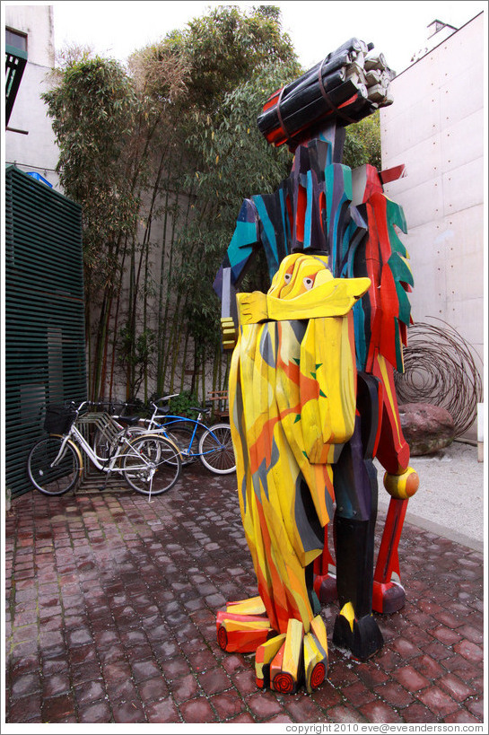 Sculpture, Plaza Mulato Gil de Castro, Lastarria neighborhood.