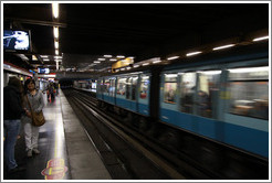 Santiago Metro, Universidad Cat?a station.