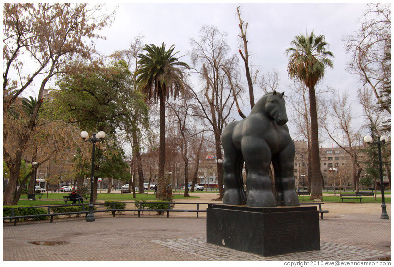 Horse sculpture, Parque Forestal.